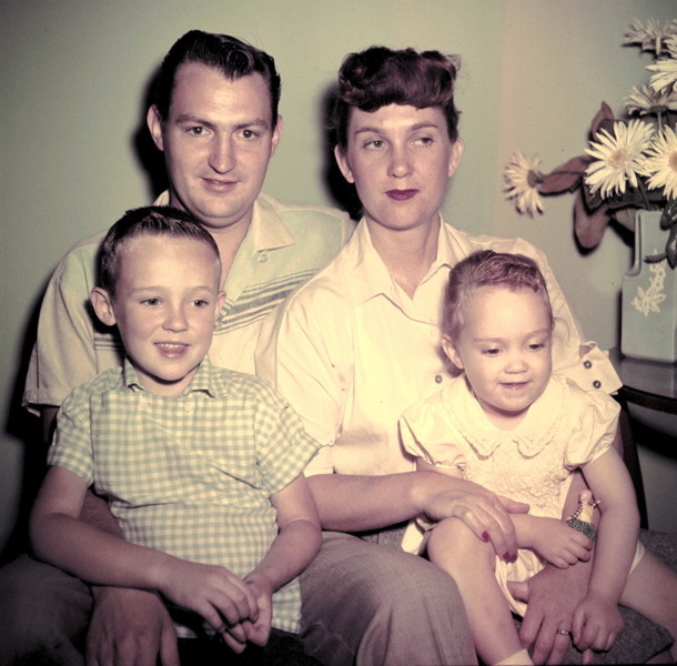 1957_family_portrait04.jpg